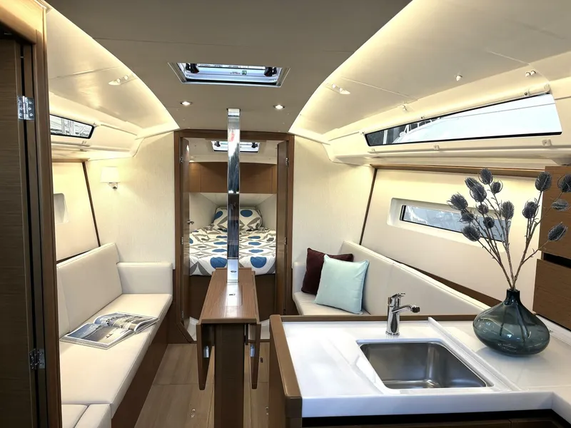 Slide: The Image of Jeanneau 35 2024 - 5127118