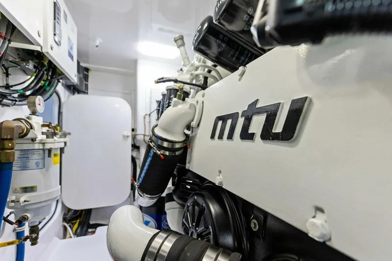 Slide: The Image of Viking 72 Enclosed Bridge 2023 - 5733686