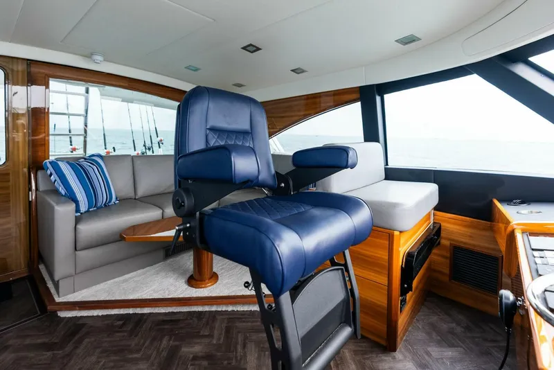 Slide: The Image of Viking 72 Enclosed Bridge 2023 - 5732604