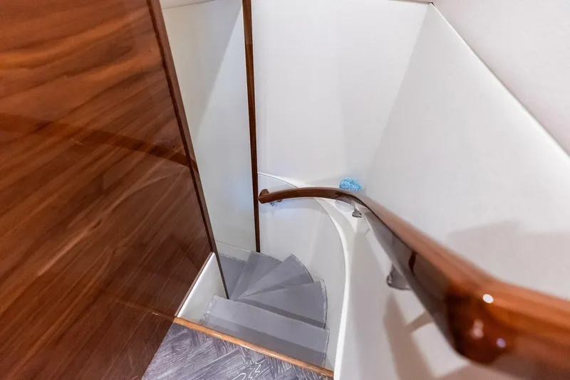 Slide: The Image of Viking 72 Enclosed Bridge 2023 - 5732670