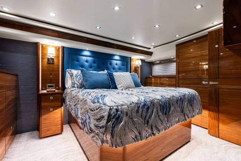 Slide: The Image of Viking 72 Enclosed Bridge 2023 - 5732672