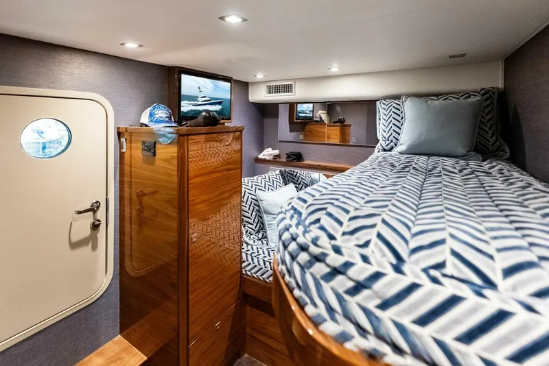 Slide: The Image of Viking 72 Enclosed Bridge 2023 - 5732700