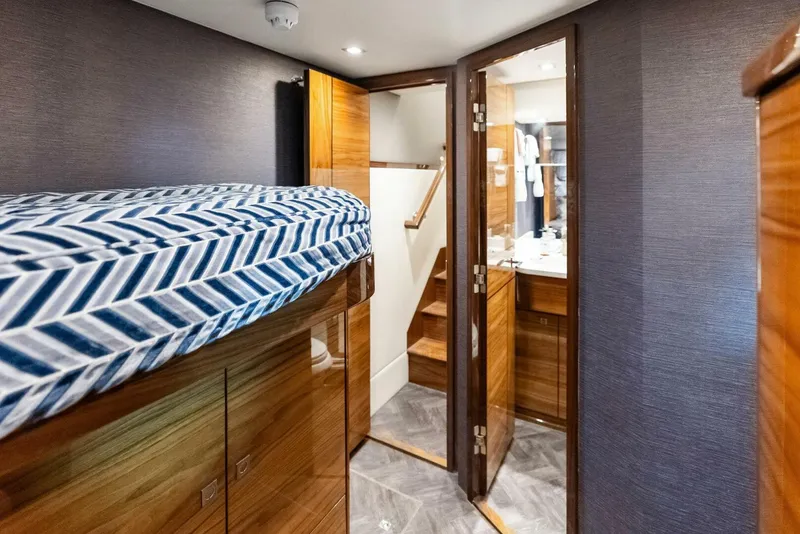 Slide: The Image of Viking 72 Enclosed Bridge 2023 - 5732765