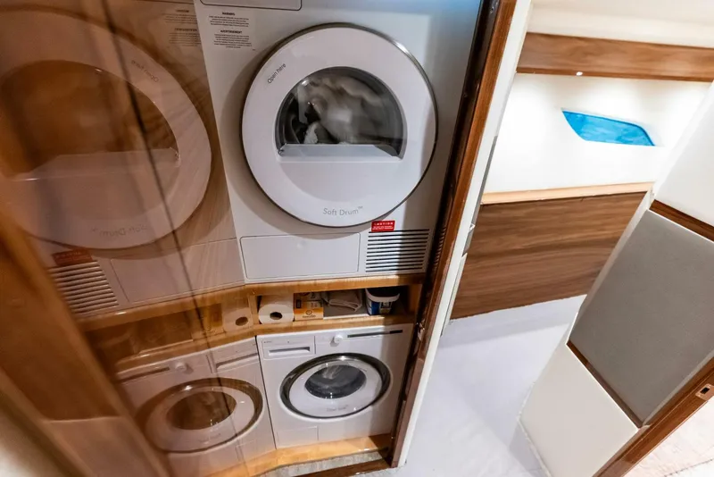 Slide: The Image of Viking 72 Enclosed Bridge 2023 - 5732692