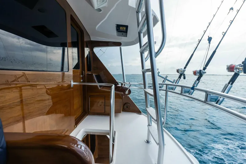 Slide: The Image of Viking 72 Enclosed Bridge 2023 - 5732695