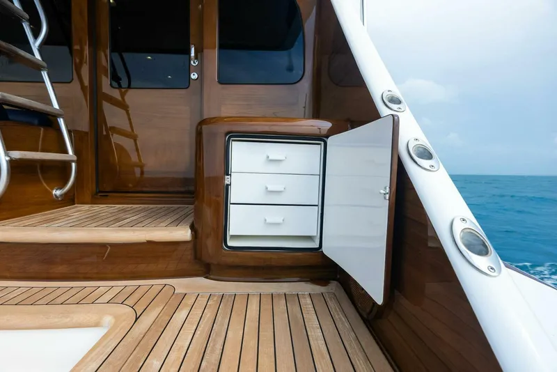 Slide: The Image of Viking 72 Enclosed Bridge 2023 - 5732702