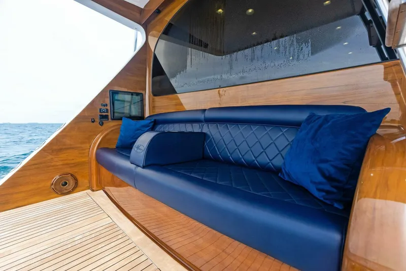 Slide: The Image of Viking 72 Enclosed Bridge 2023 - 5732715