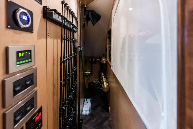 Slide: The Image of Viking 72 Enclosed Bridge 2023 - 5733036