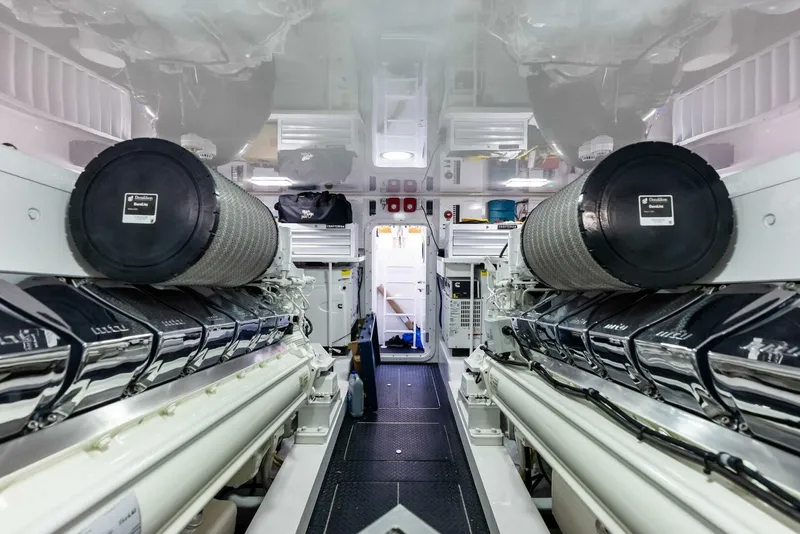 Slide: The Image of Viking 72 Enclosed Bridge 2023 - 5732873