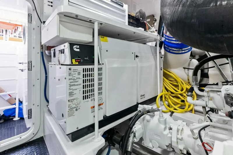 Slide: The Image of Viking 72 Enclosed Bridge 2023 - 5733040