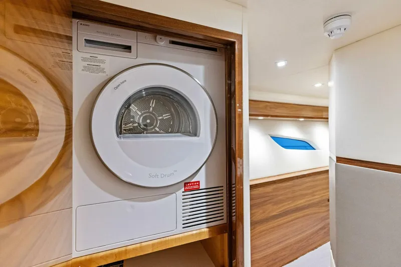 Slide: The Image of Viking 72 Enclosed Bridge 2023 - 5733100