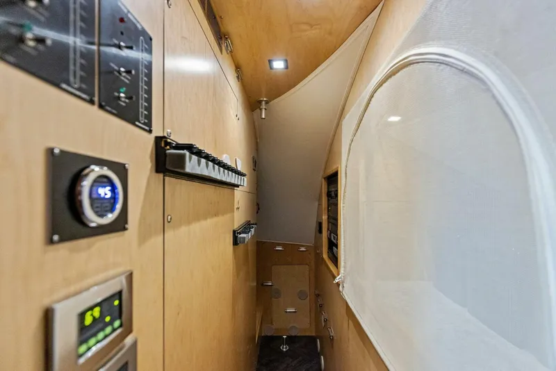 Slide: The Image of Viking 72 Enclosed Bridge 2023 - 5733328