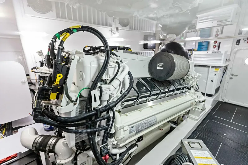 Slide: The Image of Viking 72 Enclosed Bridge 2023 - 5733678