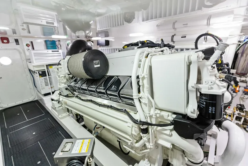 Slide: The Image of Viking 72 Enclosed Bridge 2023 - 5733679