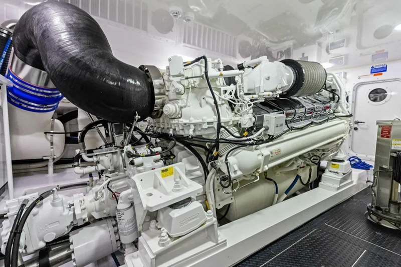 Slide: The Image of Viking 72 Enclosed Bridge 2023 - 5733681