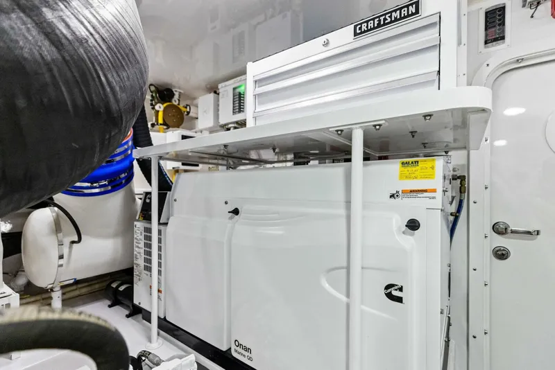 Slide: The Image of Viking 72 Enclosed Bridge 2023 - 5733683