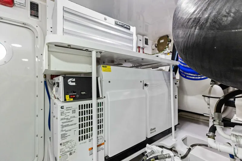 Slide: The Image of Viking 72 Enclosed Bridge 2023 - 5733684