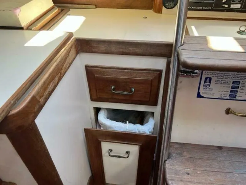 Slide: The Image of Cape Dory 31 Cutter 1984 - 5146477