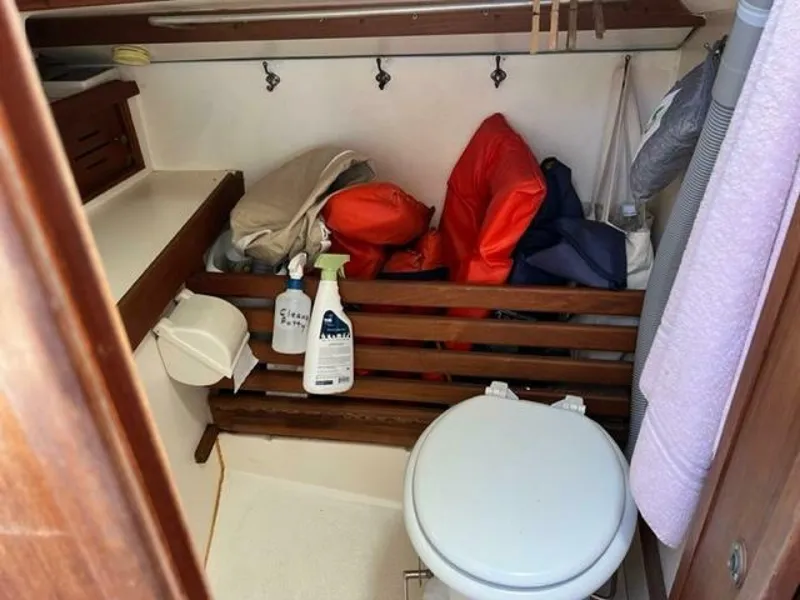 Slide: The Image of Cape Dory 31 Cutter 1984 - 5146479