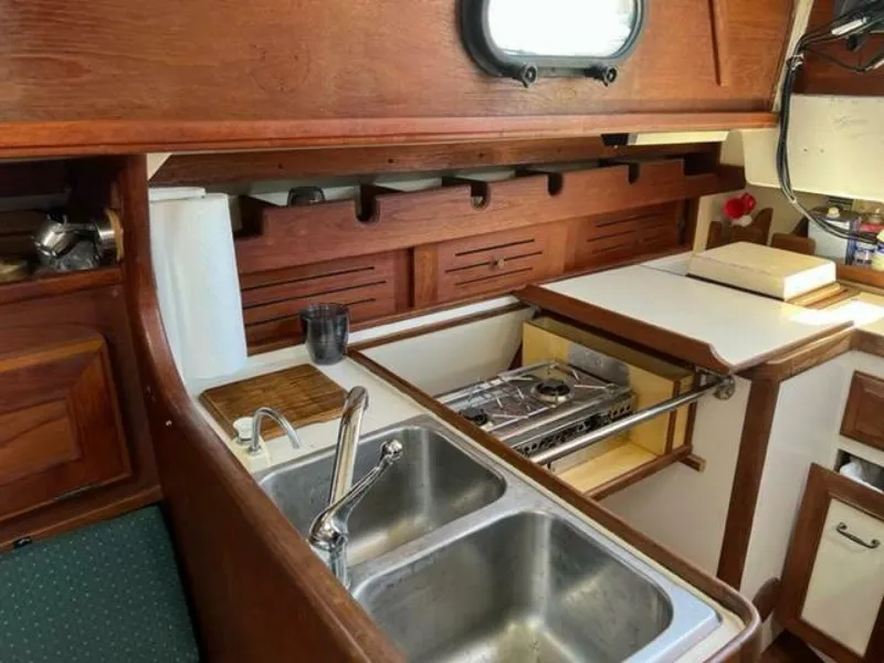 Slide: The Image of Cape Dory 31 Cutter 1984 - 5146484