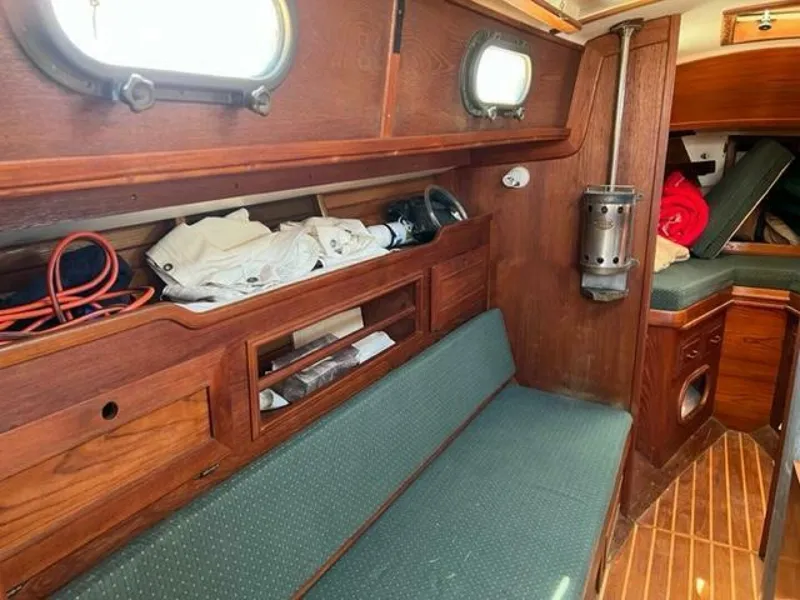 Slide: The Image of Cape Dory 31 Cutter 1984 - 5146490