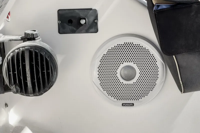 Slide: The Image of 2006 Riviera 33 LIL BREEZY 028 - 5128939