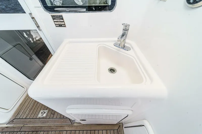 Slide: The Image of 2006 Riviera 33 LIL BREEZY 042 - 5128954