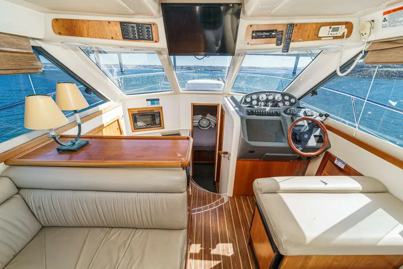 Slide: The Image of 2006 Riviera 33 LIL BREEZY 053 - 5128965