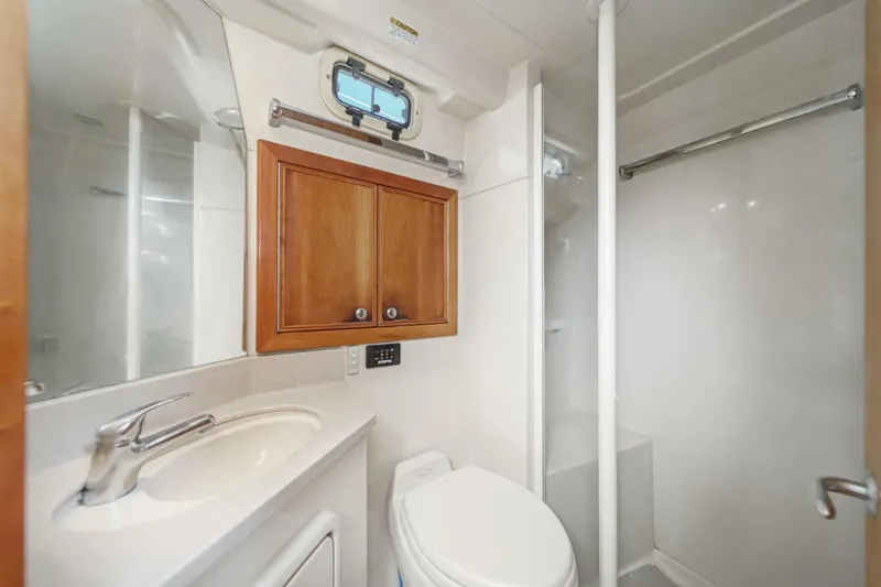 Slide: The Image of 2006 Riviera 33 LIL BREEZY 065 - 5128977