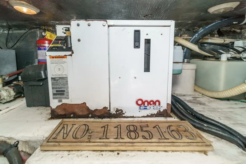 Slide: The Image of 2006 Riviera 33 LIL BREEZY 069 - 5128981