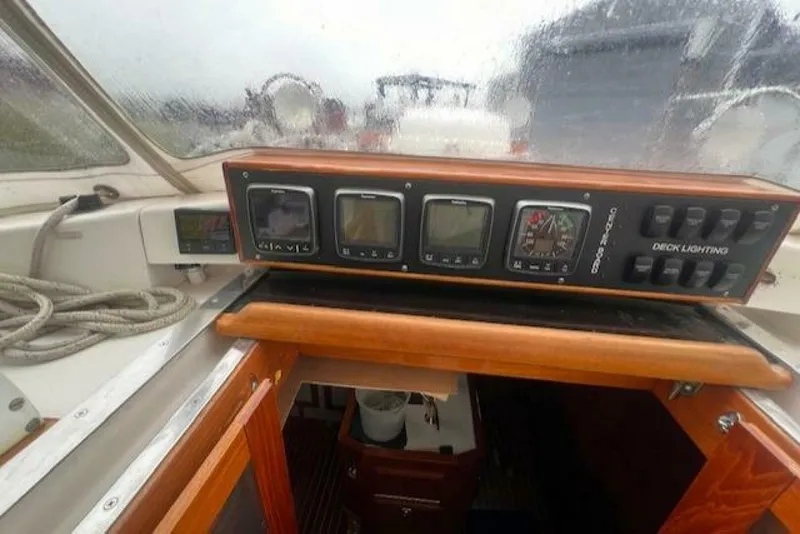 Slide: The Image of Alden Aft Cockpit K/CB Sloop 1986 - 5144225