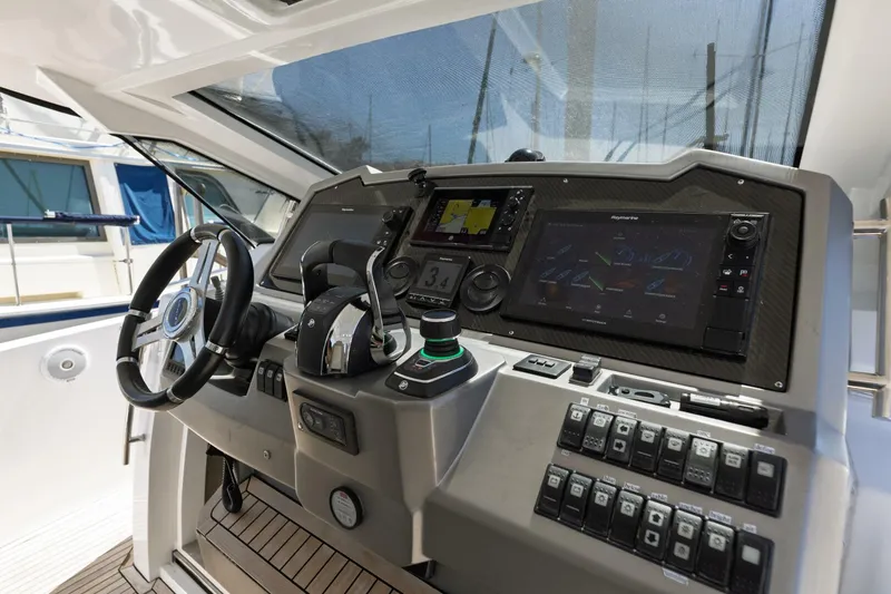 Slide: The Image of 2018 Azimut 40 Verve Loki - 5129084