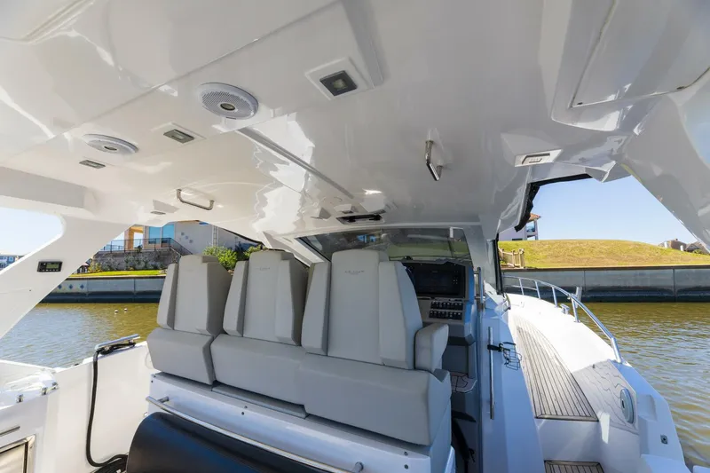 Slide: The Image of 2018 Azimut 40 Verve Loki - 5129096