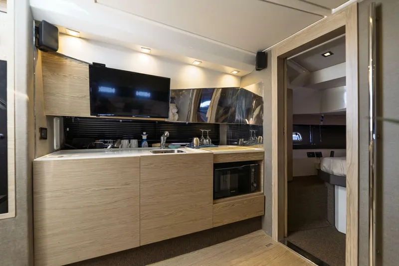 Slide: The Image of 2018 Azimut 40 Verve Loki - 5129070