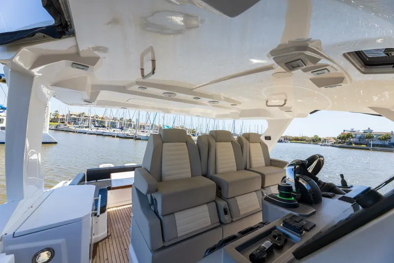 Slide: The Image of 2018 Azimut 40 Verve Loki - 5129098