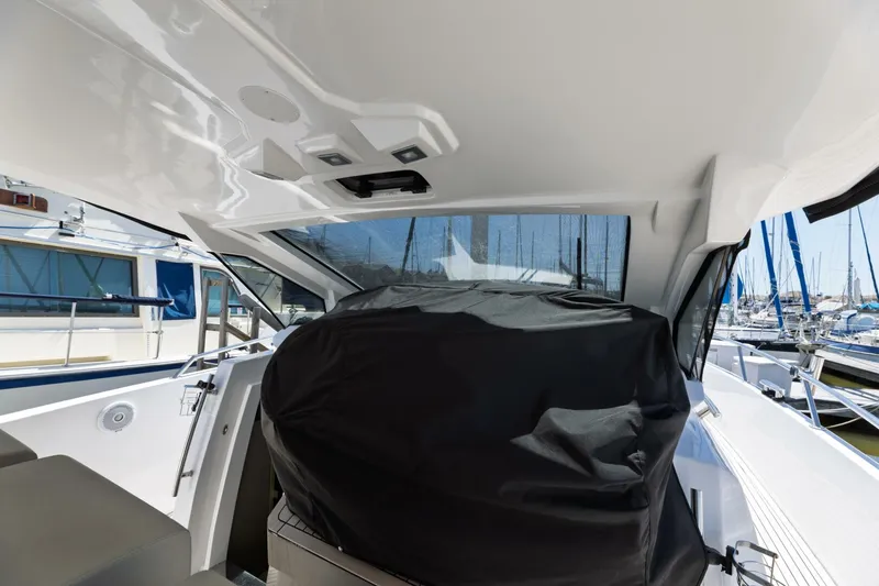 Slide: The Image of 2018 Azimut 40 Verve Loki - 5129075