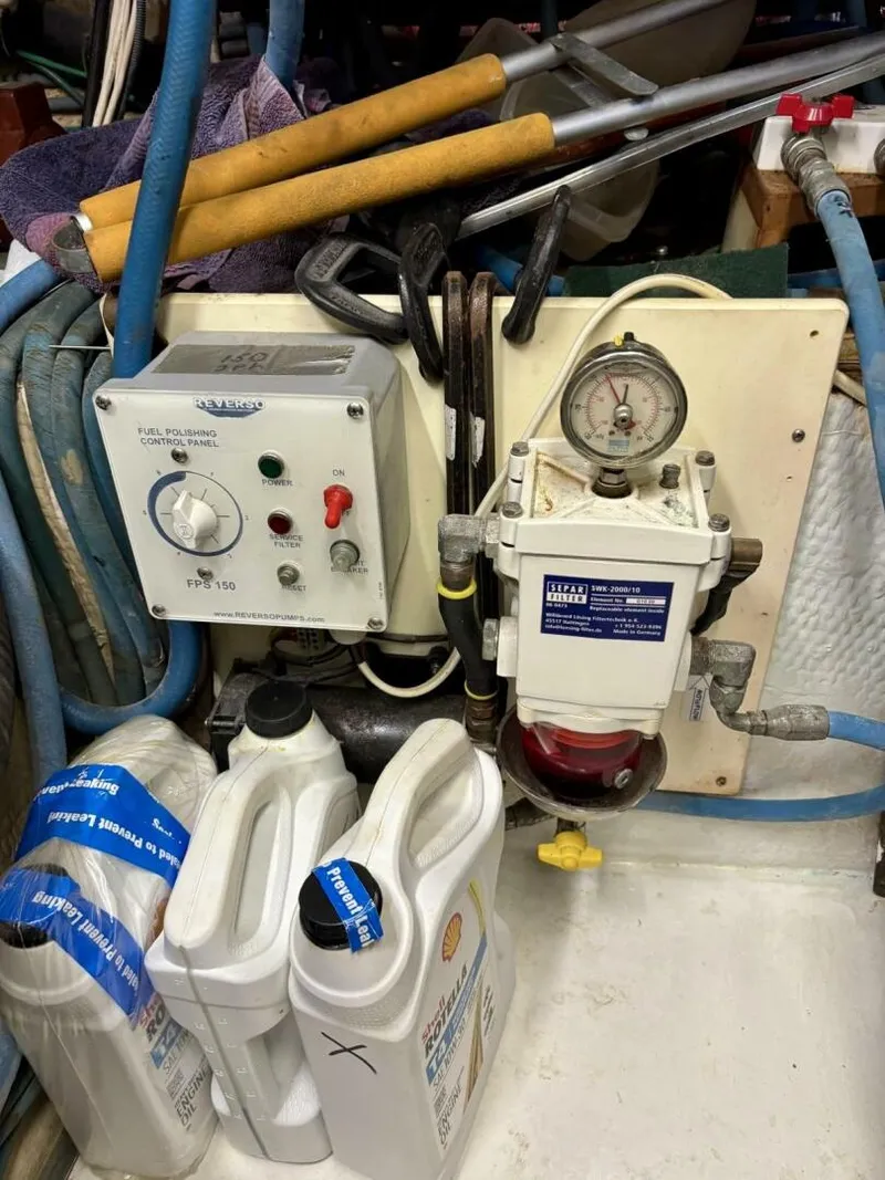 Slide: The Image of Hatteras 52 Cockpit Motor Yacht 1991 - 5129787