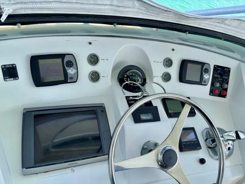 Slide: The Image of Hatteras 52 Cockpit Motor Yacht 1991 - 5129747