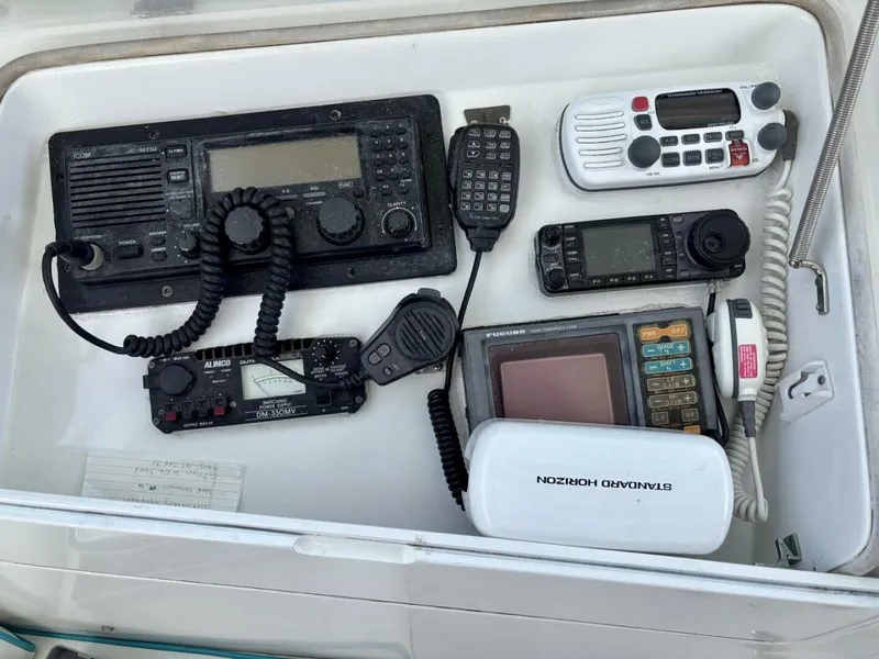 Slide: The Image of Hatteras 52 Cockpit Motor Yacht 1991 - 5129750