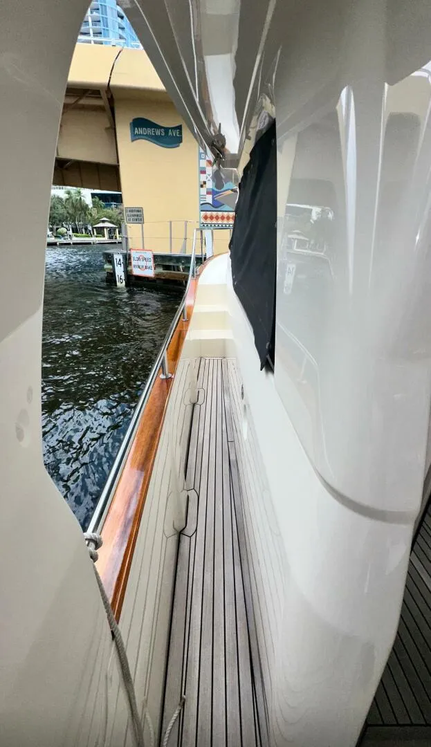 Slide: The Image of Port side walk-around - 5130244