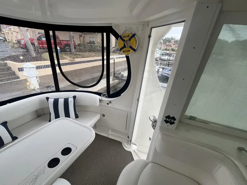 Slide: The Image of Sea Ray 390 Motor Yacht 2004 - 5130685