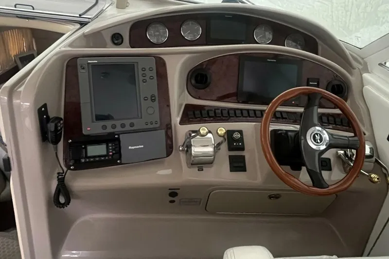 Slide: The Image of Sea Ray 390 Motor Yacht 2004 - 5130687
