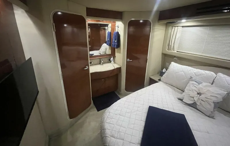 Slide: The Image of Sea Ray 390 Motor Yacht 2004 - 5130701