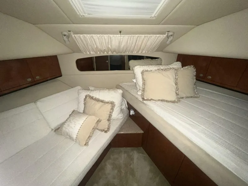 Slide: The Image of Sea Ray 390 Motor Yacht 2004 - 5130708