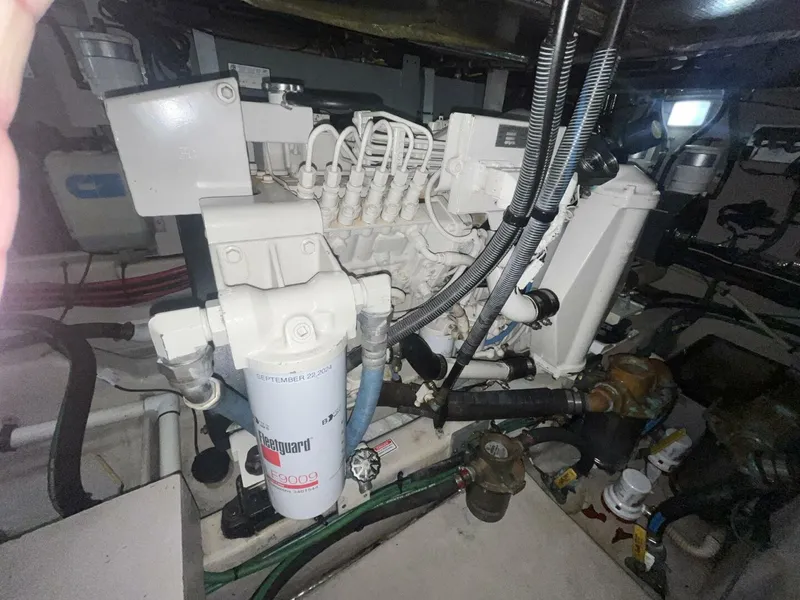 Slide: The Image of Sea Ray 390 Motor Yacht 2004 - 5130716