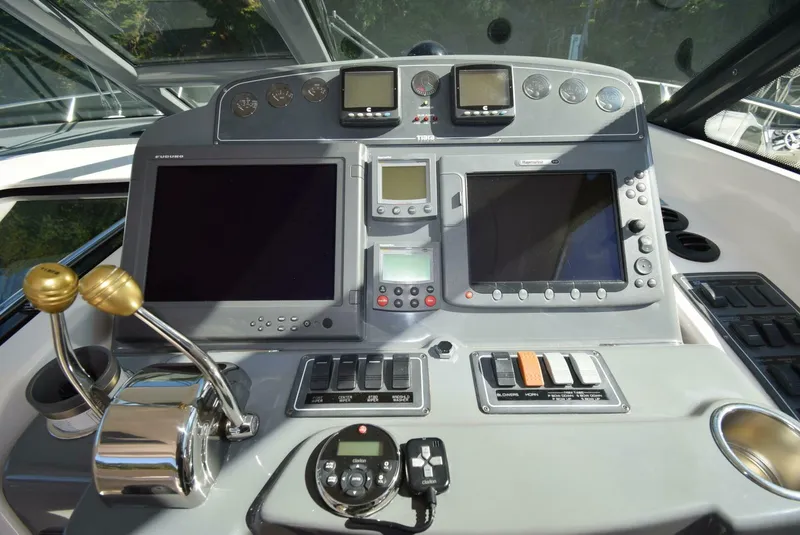 Slide: The Image of Tiara Sovran 3600 2004 - 5131388