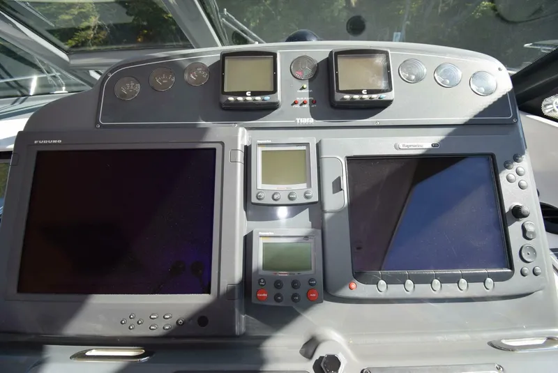 Slide: The Image of Tiara Sovran 3600 2004 - 5131389