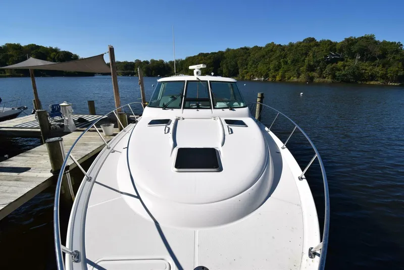 Slide: The Image of Tiara Sovran 3600 2004 - 5131395