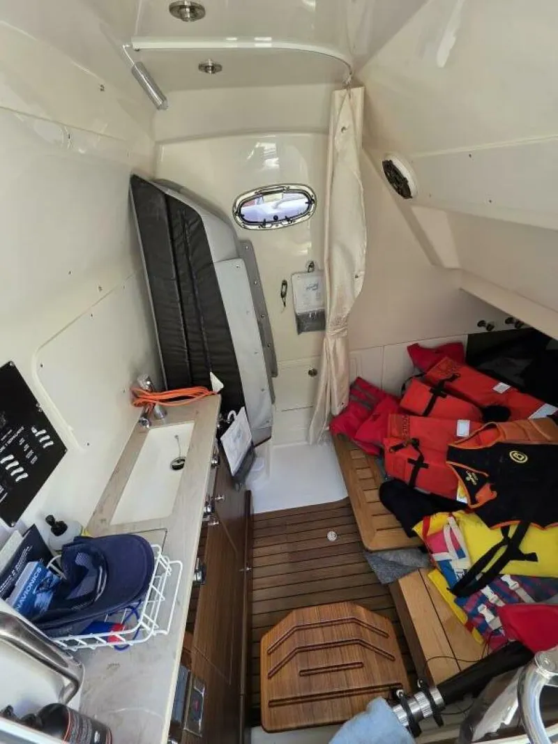 Slide: The Image of Boston Whaler 360 Outrage 2023 - 5355419