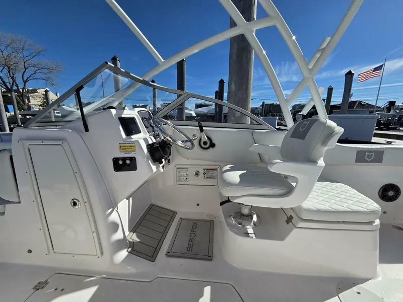 Slide: The Image of Sea Fox 228 Traveler 2025 - 5751203